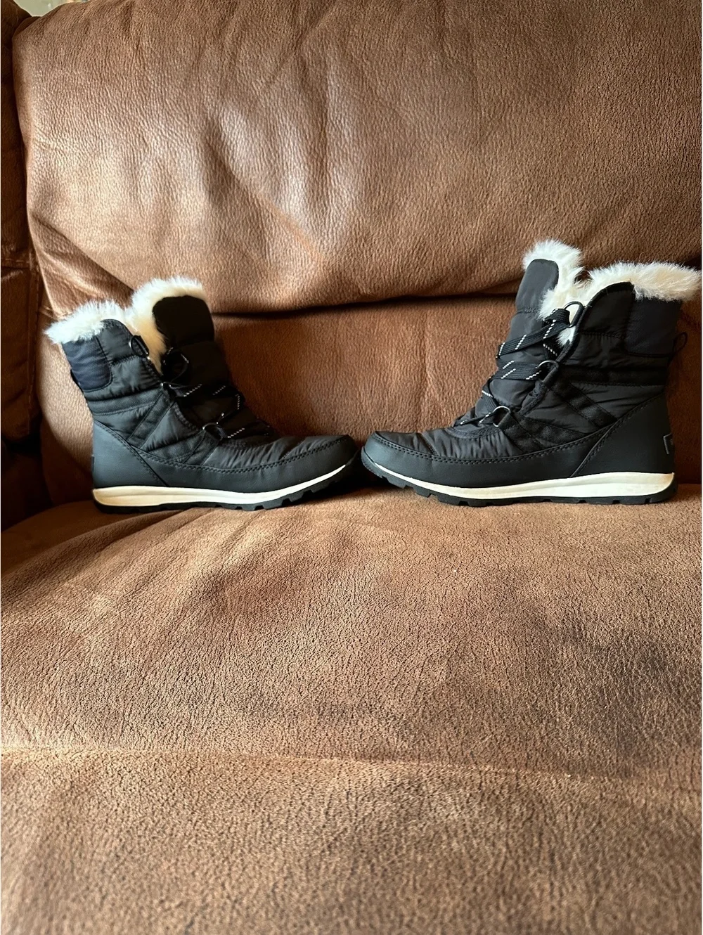 SOREL Women's Whitney Short Lace Waterproof Snow Boots Black Size 8.5